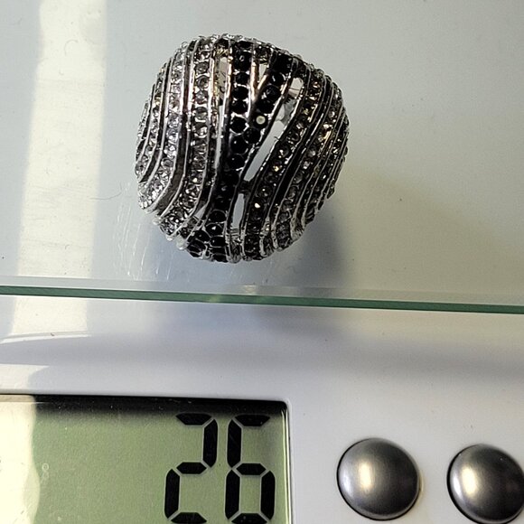 Fashion Statement Crystal Ring Black and Silver Crystal Cocktail ring Size 5 - Picture 11 of 11